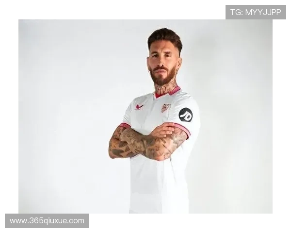 足球明星推荐的训练外套品牌助你提升运动表现与时尚品味 足球明星推荐的训练外套品牌助你提升运动表现与时尚品味